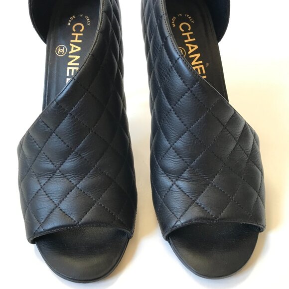 Chanel CC Logo Quilted Matelasse D'Orsay Heels Womens 39 8.5 Black Gold Leather - Picture 5 of 15